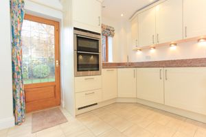 Fitted kitchen- click for photo gallery